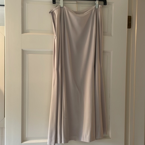 Silk Doncaster long flared skirt in putty - Picture 3 of 6